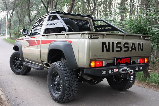 صورة دعامية خلفية نيسان باترول Y61 مع فتحة ونش