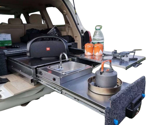 صورة صندوق خلفي مع مطبخ لاندكروزر LC200